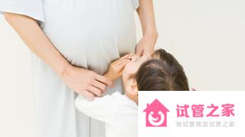 49歲生二胎成功的多嗎，能通過試管生嗎