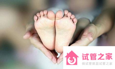 請問未婚/離異生育戶口怎么上呢